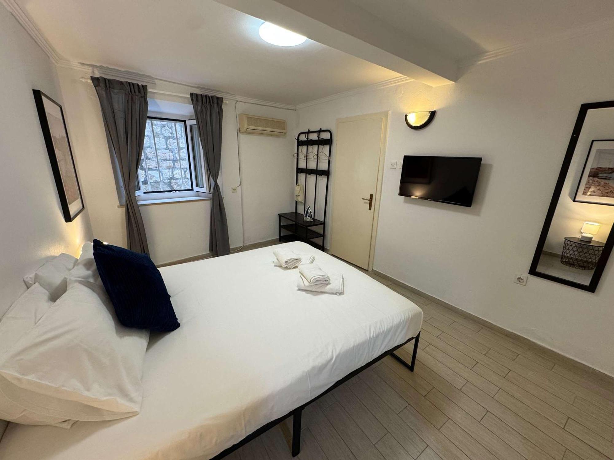 De Spot Guest House - Pile Old Town Gate Dubrovnik Bagian luar foto