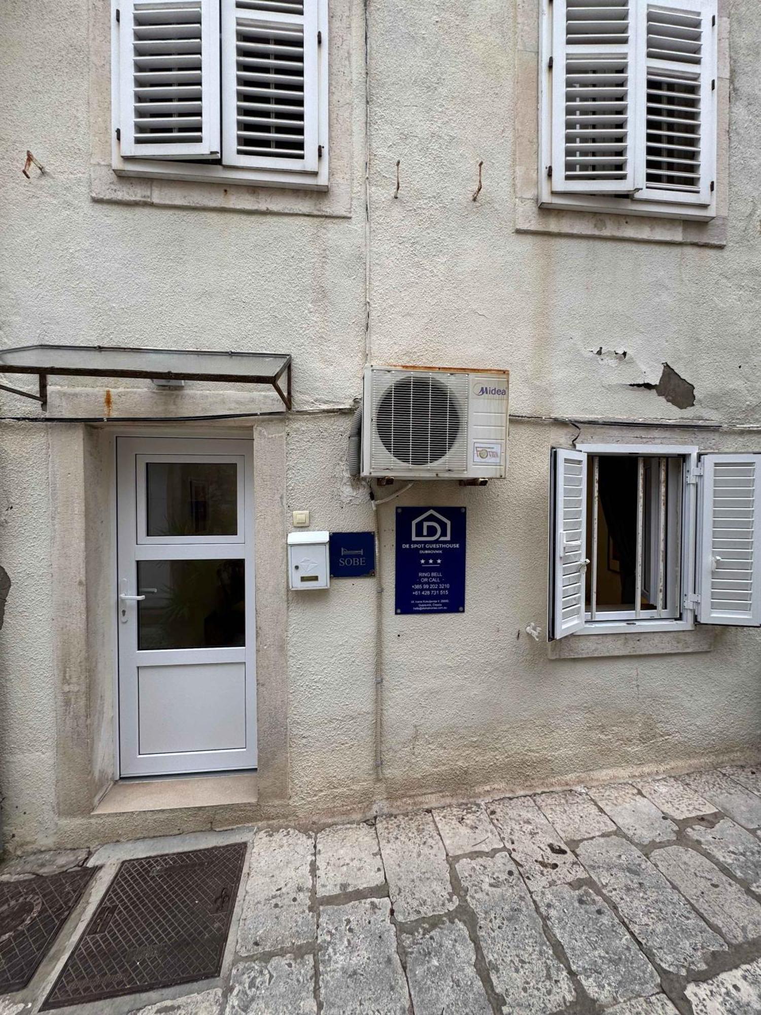 De Spot Guest House - Pile Old Town Gate Dubrovnik Bagian luar foto
