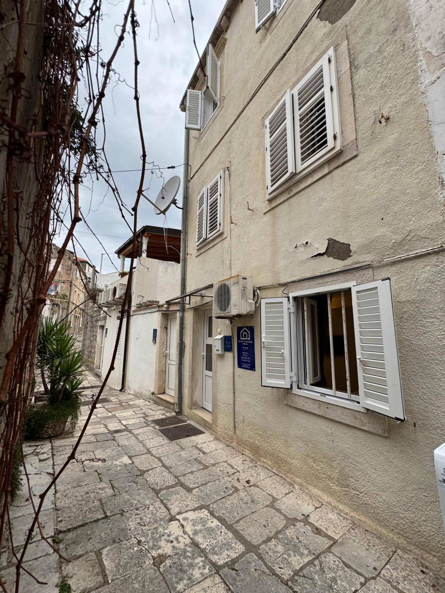 De Spot Guest House - Pile Old Town Gate Dubrovnik Bagian luar foto